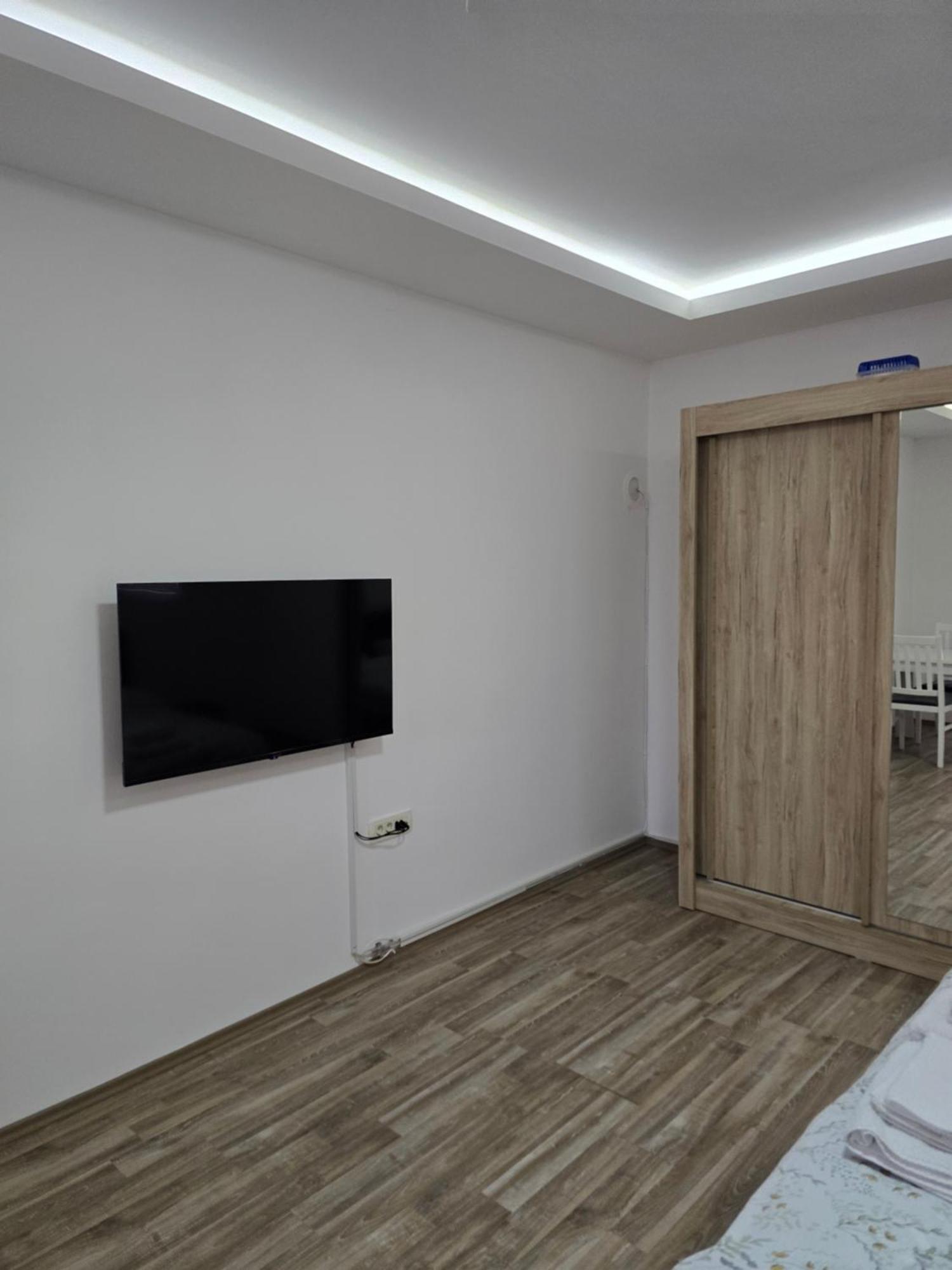 Apartman Tolosi ポドゴリツァ エクステリア 写真