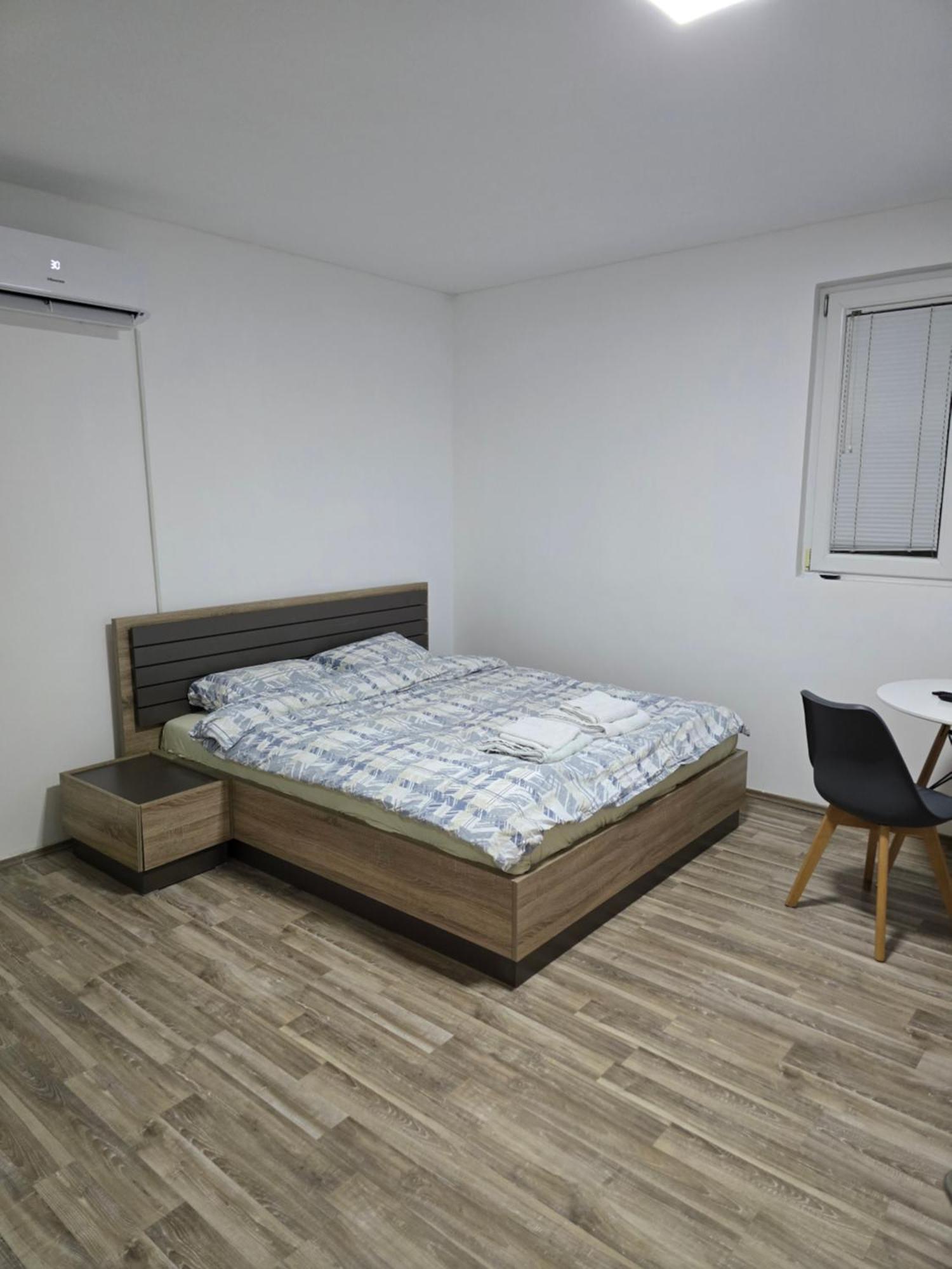 Apartman Tolosi ポドゴリツァ エクステリア 写真