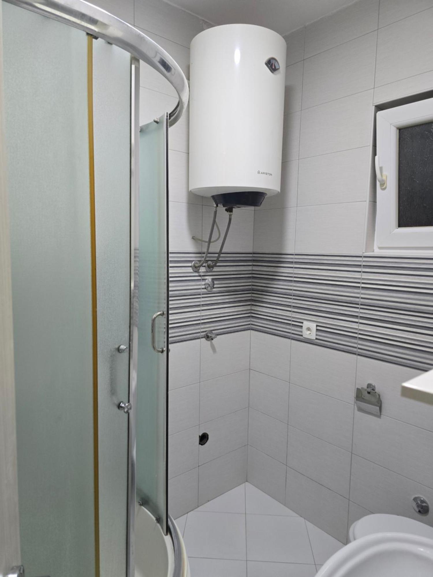 Apartman Tolosi ポドゴリツァ エクステリア 写真