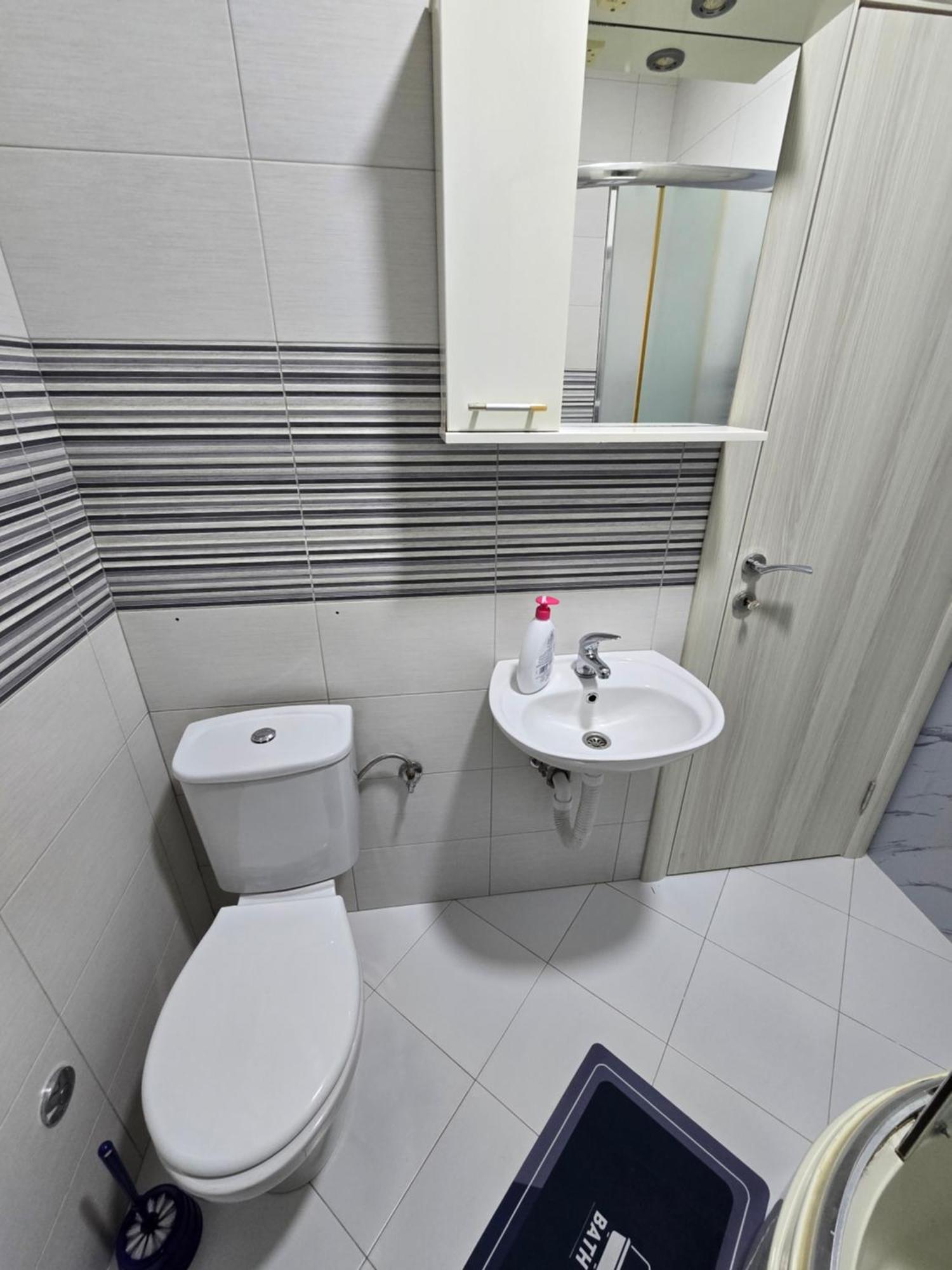 Apartman Tolosi ポドゴリツァ エクステリア 写真